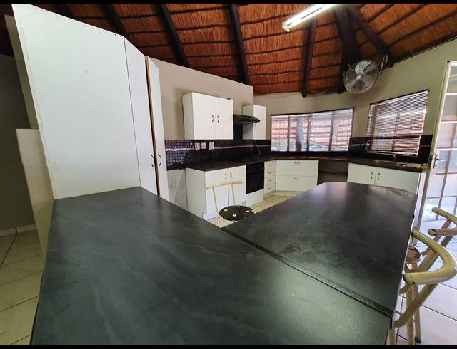 3 BEDROOM FREEHOLD FOR SALE IN BO-DORP